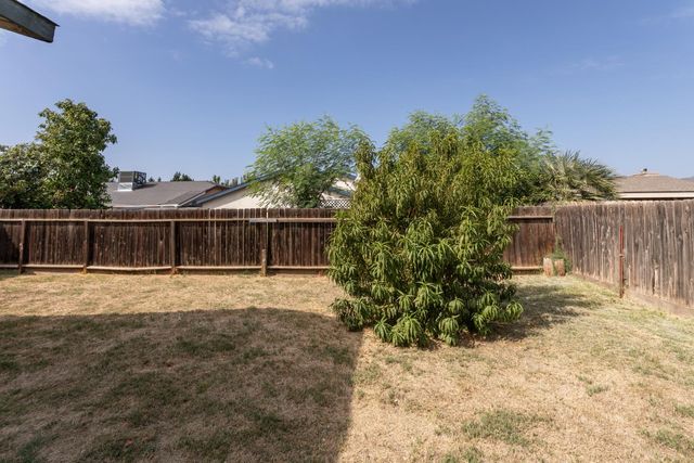 1981 Grapewood, Tulare, CA 93274