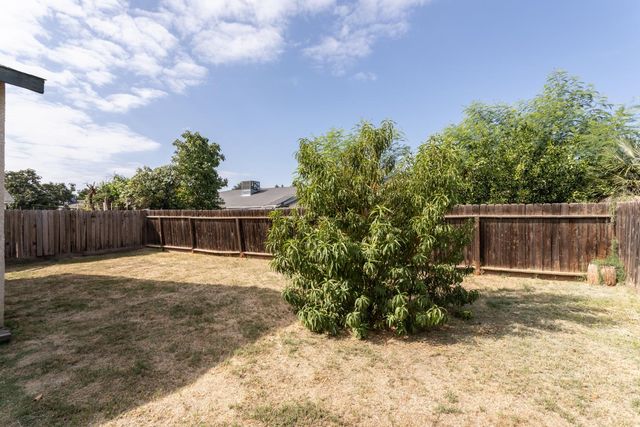 1981 Grapewood, Tulare, CA 93274