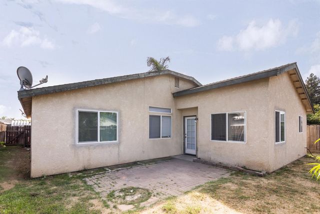 1981 Grapewood, Tulare, CA 93274