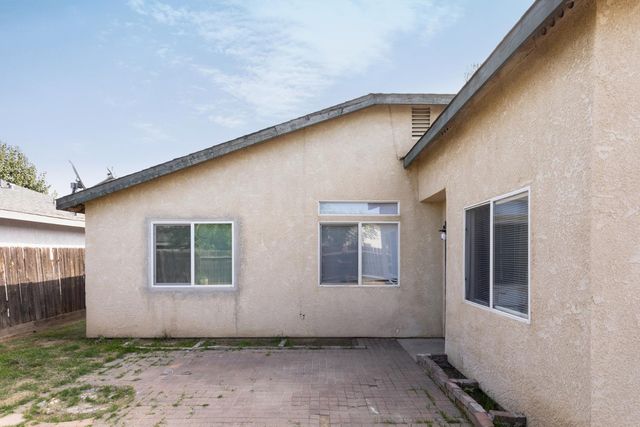 1981 Grapewood, Tulare, CA 93274