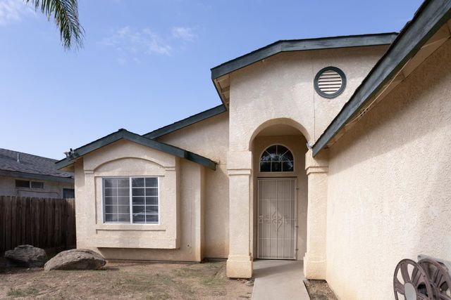 1981 Grapewood, Tulare, CA 93274