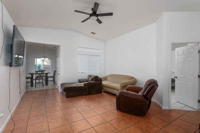 1981 Grapewood, Tulare, CA 93274