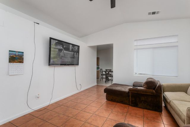 1981 Grapewood, Tulare, CA 93274