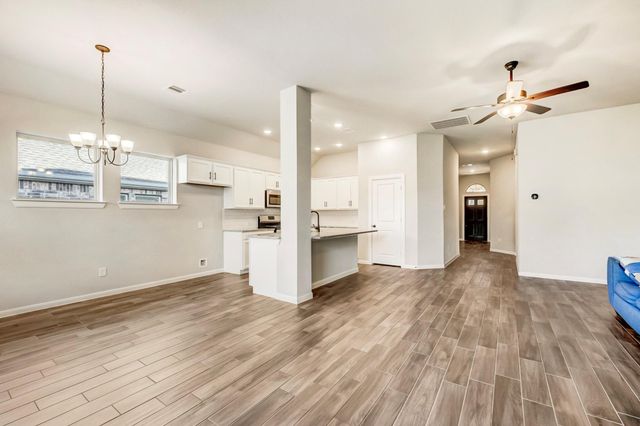 119 Winged Elm Court, Conroe, TX 77318