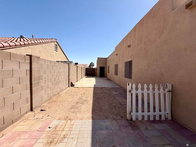7736 E Lorenzo Ln, Yuma, AZ 85365