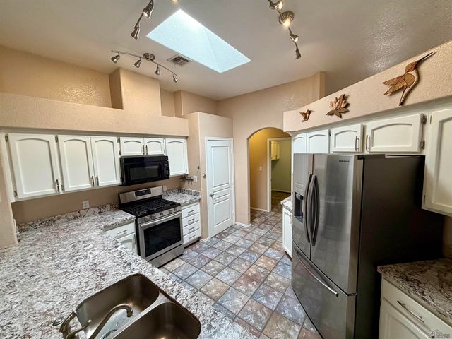 7736 E Lorenzo Ln, Yuma, AZ 85365