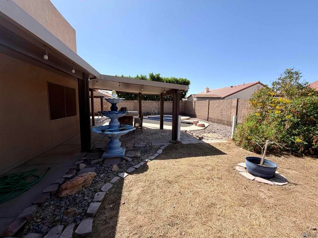 7736 E Lorenzo Ln, Yuma, AZ 85365