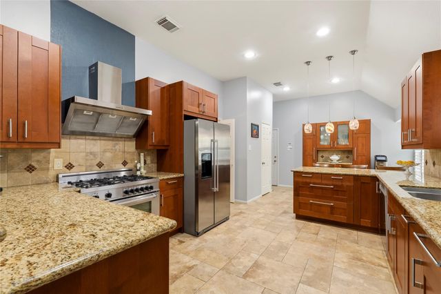 4034 Ridgepoint Drive, Pearland, TX 77584