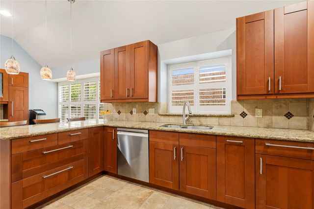 4034 Ridgepoint Drive, Pearland, TX 77584
