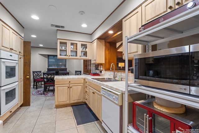 6414 View Pt, San Antonio, TX 78229