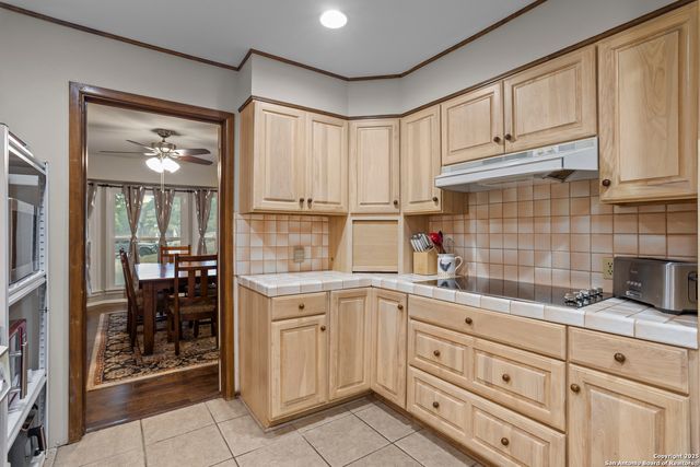 6414 View Pt, San Antonio, TX 78229