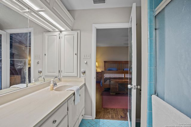 6414 View Pt, San Antonio, TX 78229