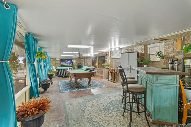 6414 View Pt, San Antonio, TX 78229