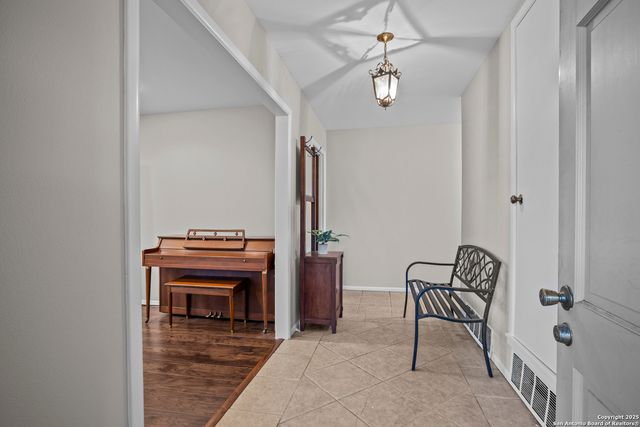 6414 View Pt, San Antonio, TX 78229