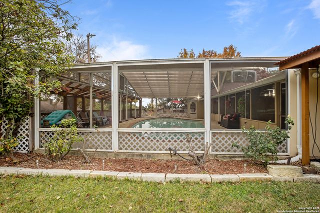 6414 View Pt, San Antonio, TX 78229