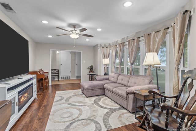 6414 View Pt, San Antonio, TX 78229