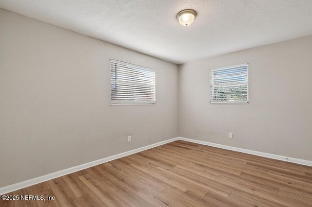 1932 COLLEGE Circle N, Jacksonville, FL 32209