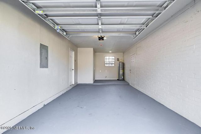 1932 COLLEGE Circle N, Jacksonville, FL 32209