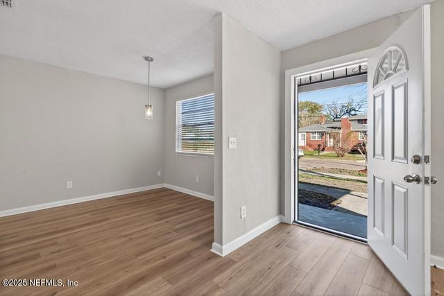 1932 COLLEGE Circle N, Jacksonville, FL 32209