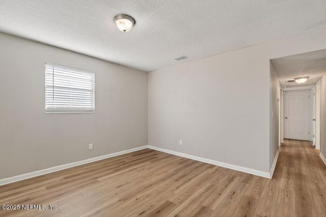 1932 COLLEGE Circle N, Jacksonville, FL 32209