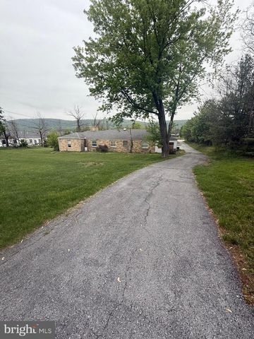 4041 LINGLESTOWN RD, Harrisburg, PA 17112