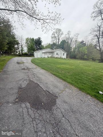 4041 LINGLESTOWN RD, Harrisburg, PA 17112