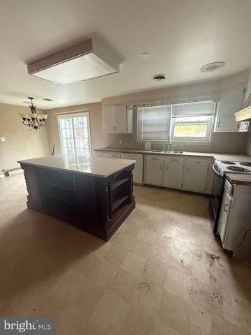4041 LINGLESTOWN RD, Harrisburg, PA 17112
