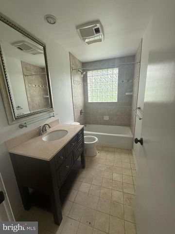4041 LINGLESTOWN RD, Harrisburg, PA 17112