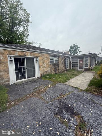 4041 LINGLESTOWN RD, Harrisburg, PA 17112
