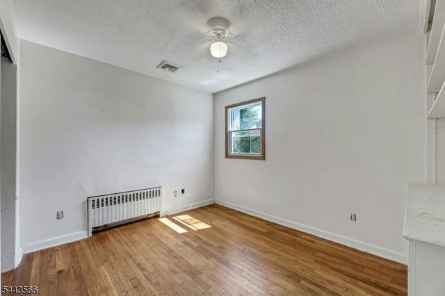71 View St, Bergenfield Boro, NJ 07621