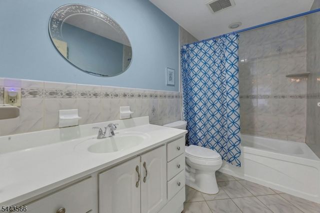 71 View St, Bergenfield Boro, NJ 07621