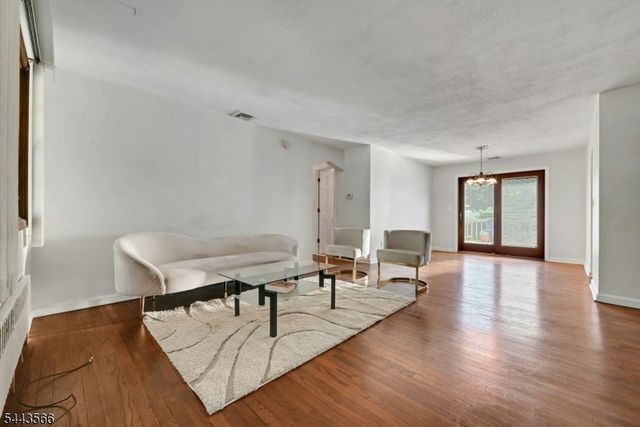 71 View St, Bergenfield Boro, NJ 07621