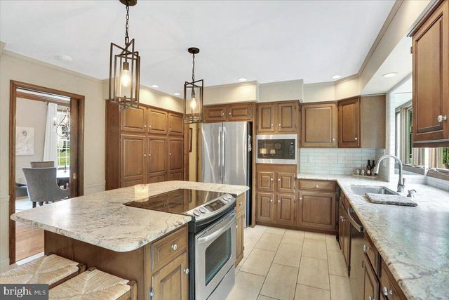 3609 HORSHAM DR, Mechanicsburg, PA 17050