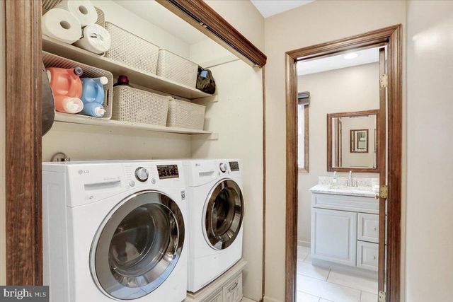 3609 HORSHAM DR, Mechanicsburg, PA 17050