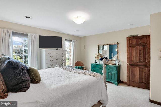 3609 HORSHAM DR, Mechanicsburg, PA 17050
