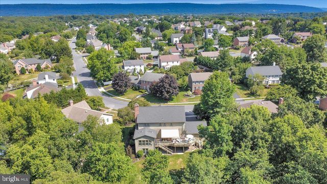 3609 HORSHAM DR, Mechanicsburg, PA 17050