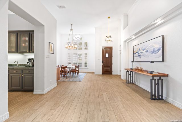 2818 Falling Brk, San Antonio, TX 78258