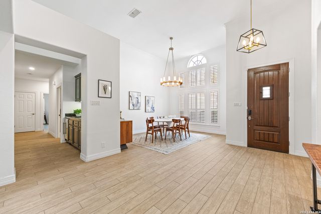 2818 Falling Brk, San Antonio, TX 78258