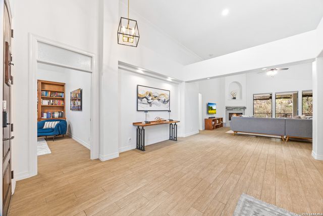 2818 Falling Brk, San Antonio, TX 78258