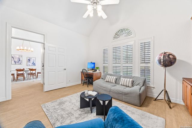 2818 Falling Brk, San Antonio, TX 78258