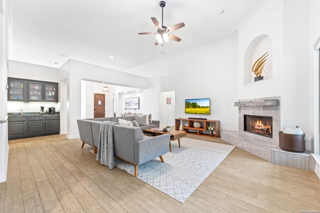 2818 Falling Brk, San Antonio, TX 78258