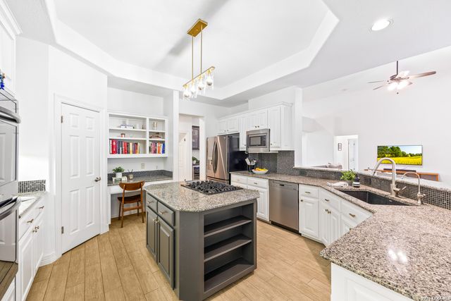 2818 Falling Brk, San Antonio, TX 78258