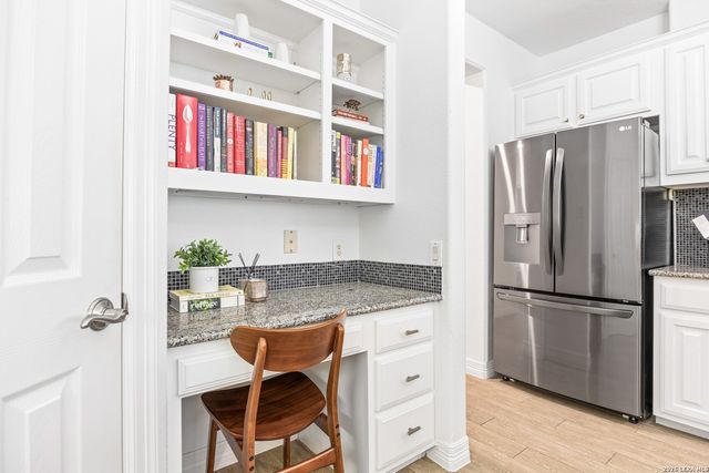 2818 Falling Brk, San Antonio, TX 78258