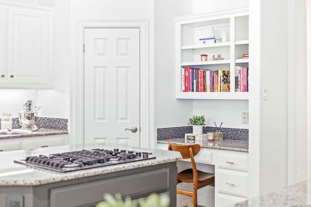 2818 Falling Brk, San Antonio, TX 78258