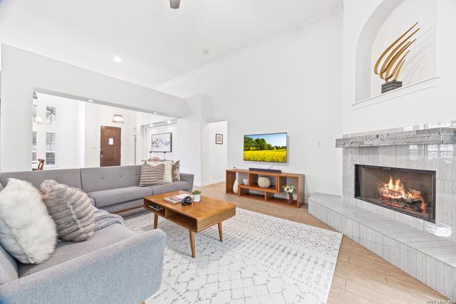 2818 Falling Brk, San Antonio, TX 78258