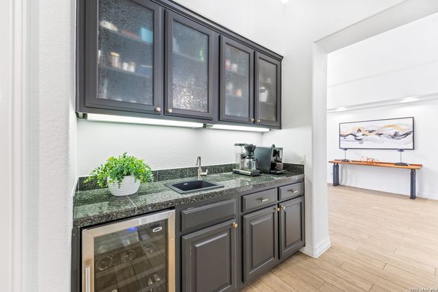 2818 Falling Brk, San Antonio, TX 78258