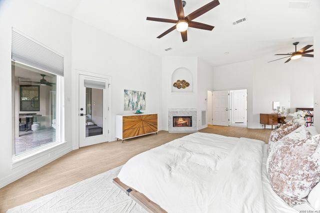 2818 Falling Brk, San Antonio, TX 78258