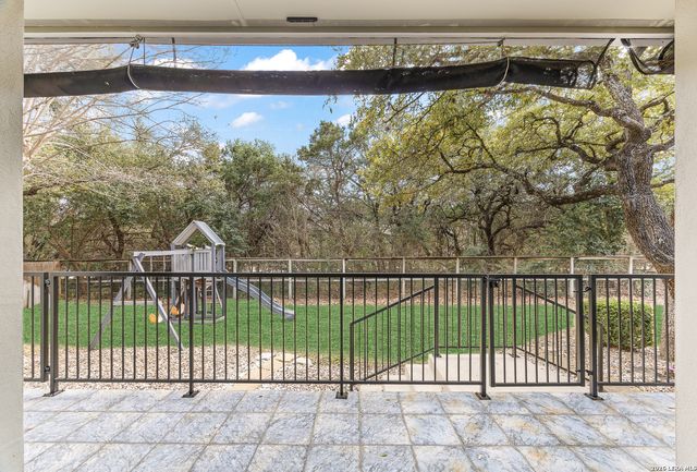 2818 Falling Brk, San Antonio, TX 78258