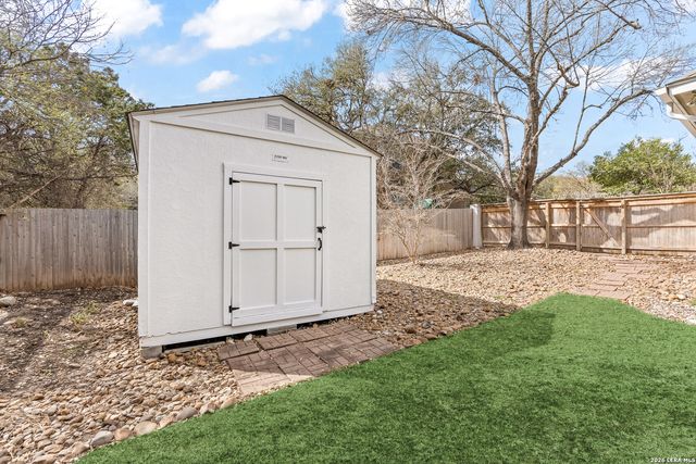 2818 Falling Brk, San Antonio, TX 78258