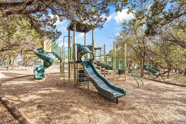 2818 Falling Brk, San Antonio, TX 78258